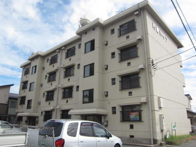 片岡ハイツ外観